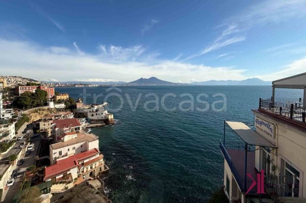 appartamento in vendita a Napoli in zona Posillipo