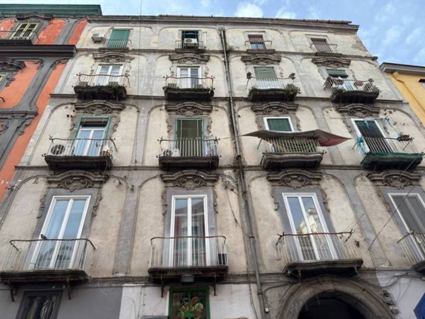 appartamento in vendita a Napoli in zona Stella