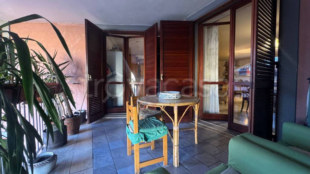 appartamento in vendita a Napoli in zona Chiaia