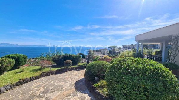 appartamento in vendita a Napoli in zona Posillipo