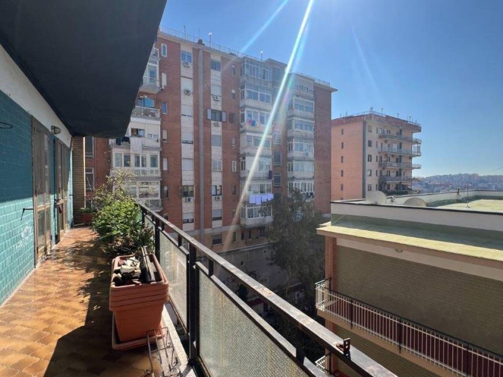 appartamento in vendita a Napoli in zona Arenella