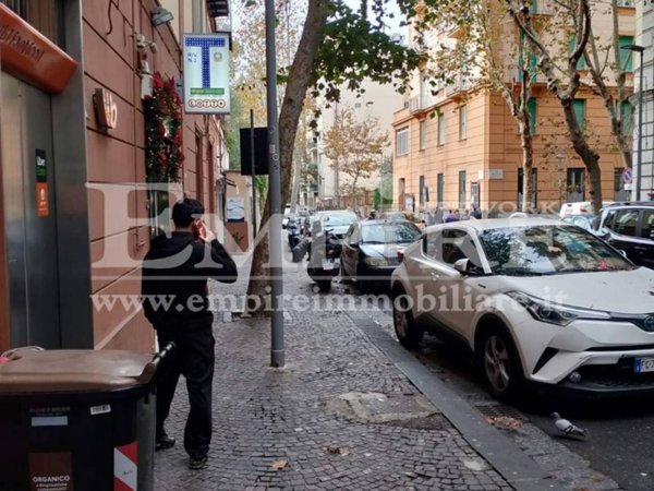 negozio in vendita a Napoli in zona Vomero