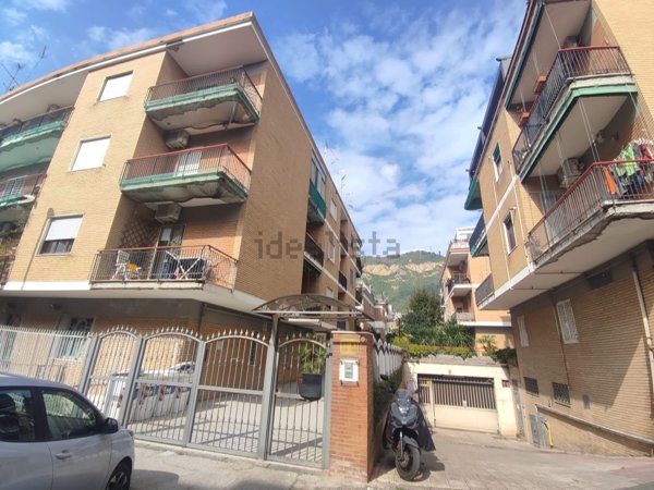 appartamento in vendita a Napoli in zona Soccavo