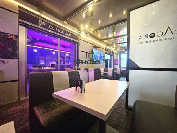 negozio in vendita a Napoli in zona Soccavo