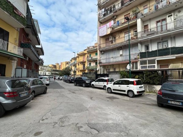 appartamento in vendita a Napoli in zona Pianura
