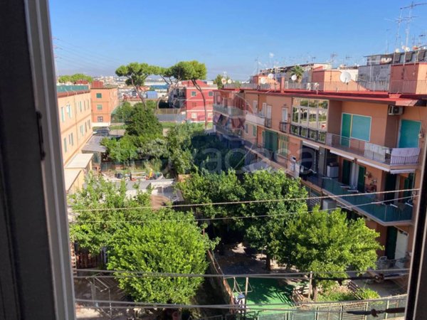 appartamento in vendita a Napoli in zona Barra