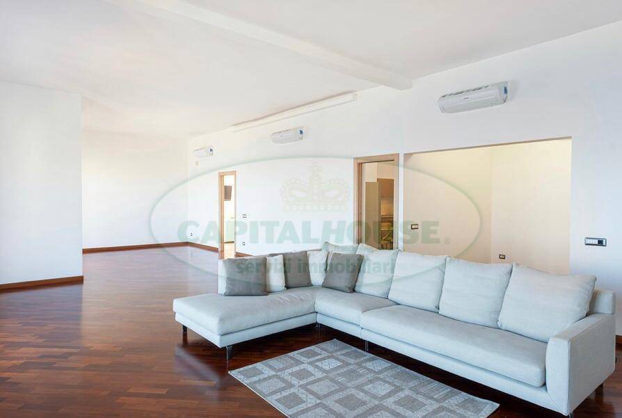 appartamento in vendita a Napoli in zona Posillipo