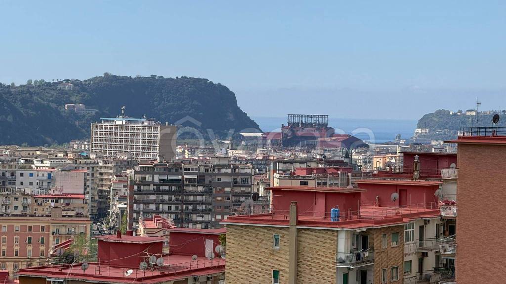 appartamento in vendita a Napoli in zona Fuorigrotta