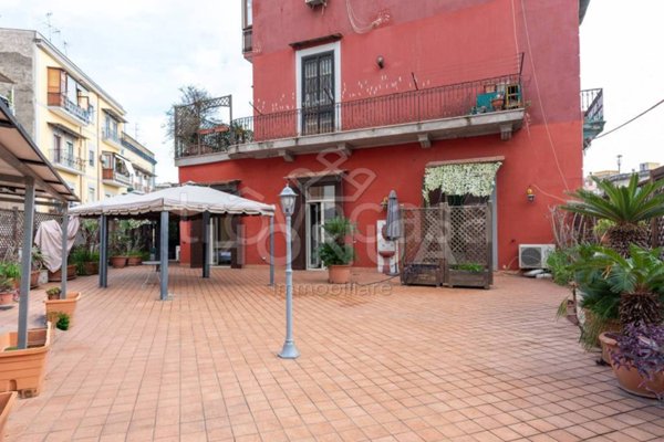 appartamento in vendita a Napoli in zona Mercato