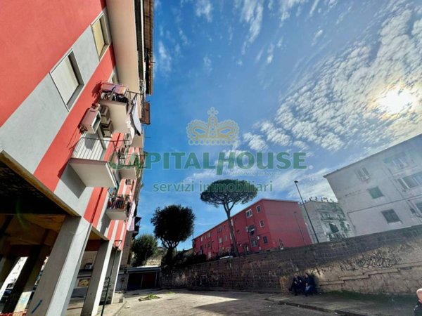 negozio in vendita a Napoli in zona Fuorigrotta