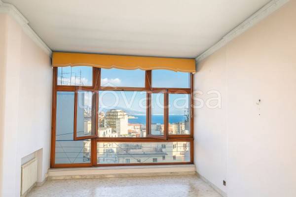 appartamento in vendita a Napoli in zona Chiaia