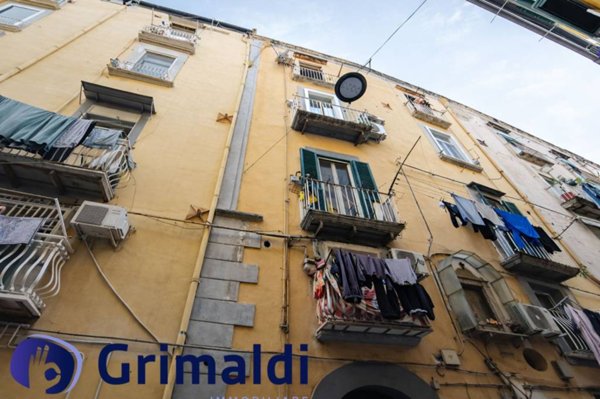 appartamento in vendita a Napoli in zona Chiaia