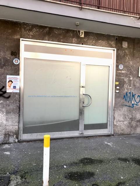 negozio in vendita a Napoli in zona Arenella