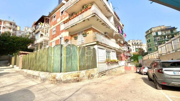 appartamento in vendita a Napoli in zona San Carlo all'Arena