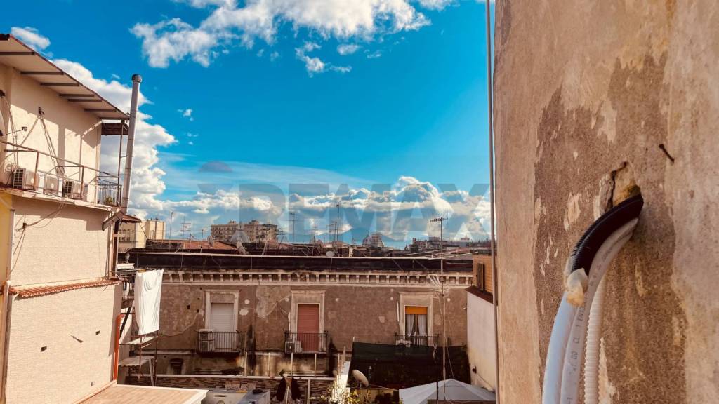 appartamento in vendita a Napoli in zona Stella