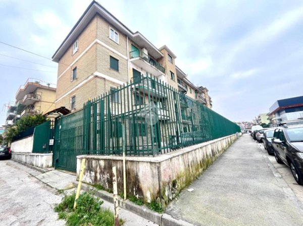 appartamento in vendita a Napoli in zona Secondigliano