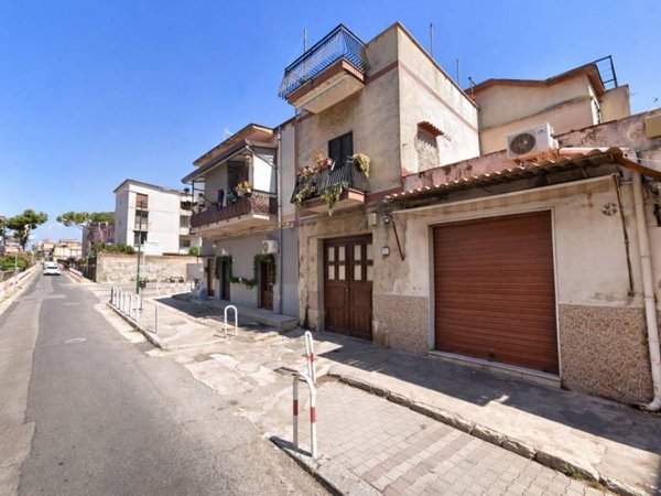 appartamento in vendita a Napoli in zona Barra