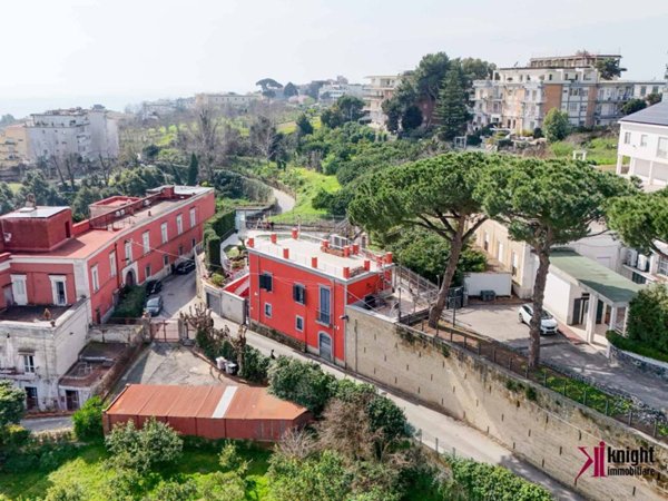 casa indipendente in vendita a Napoli in zona Posillipo