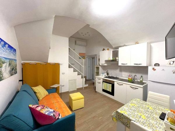 appartamento in vendita a Napoli in zona San Ferdinando