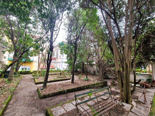 appartamento in vendita a Napoli in zona Stella