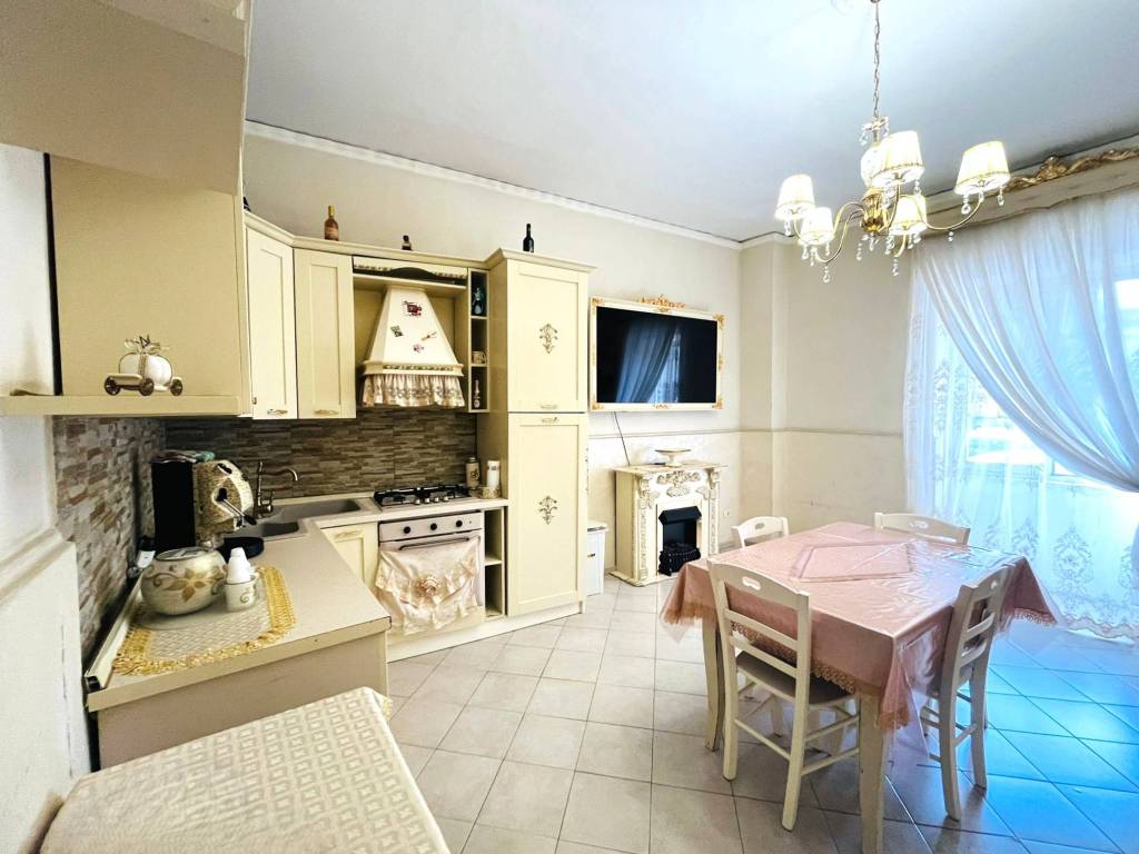 appartamento in vendita a Napoli in zona Barra