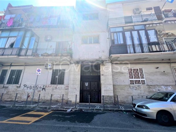 appartamento in vendita a Napoli in zona Barra