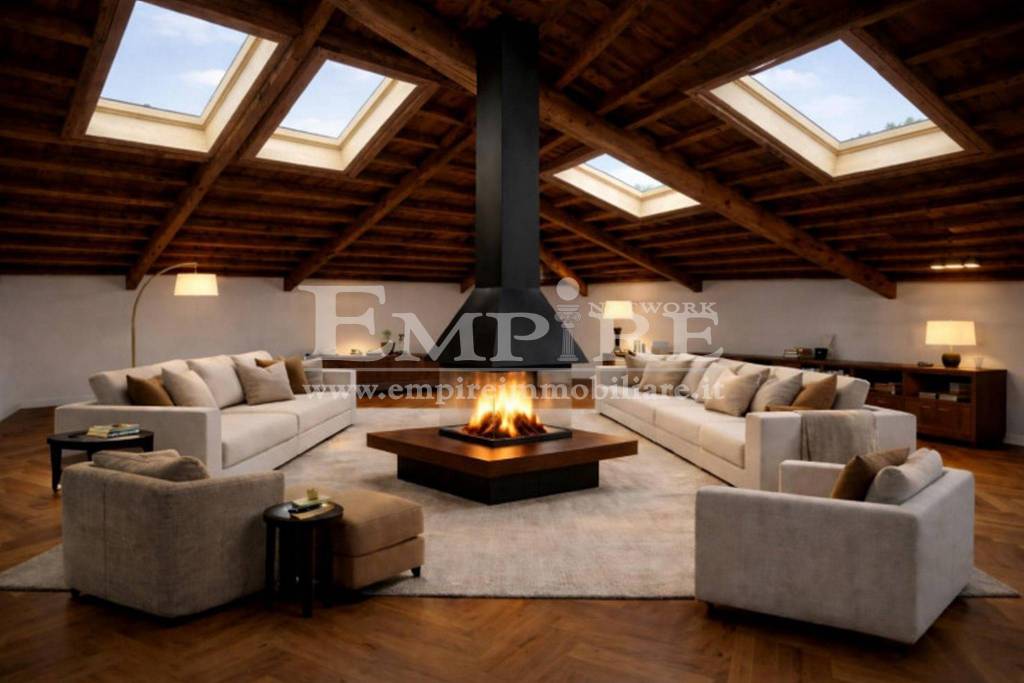 appartamento in vendita a Napoli in zona Chiaia