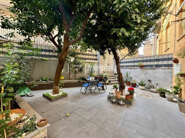 appartamento in vendita a Napoli in zona Bagnoli