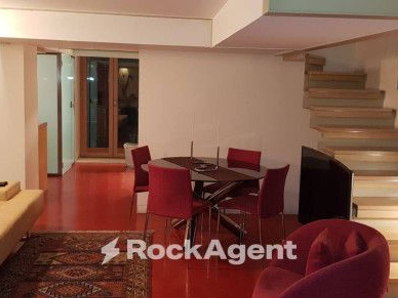 appartamento in vendita a Napoli in zona Chiaia