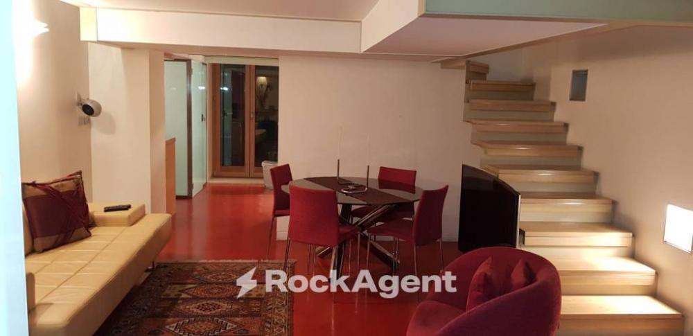 appartamento in vendita a Napoli in zona Chiaia