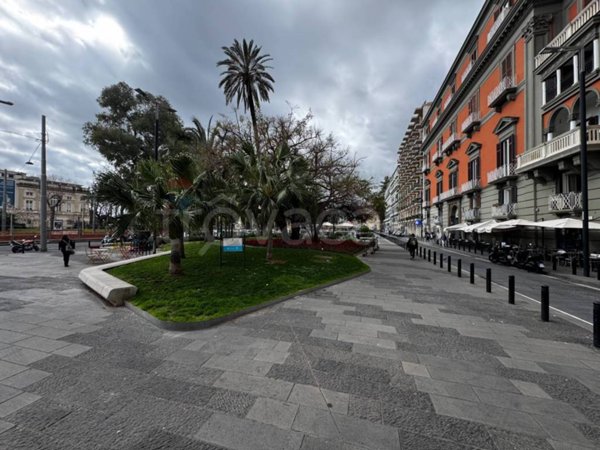 negozio in vendita a Napoli in zona Chiaia