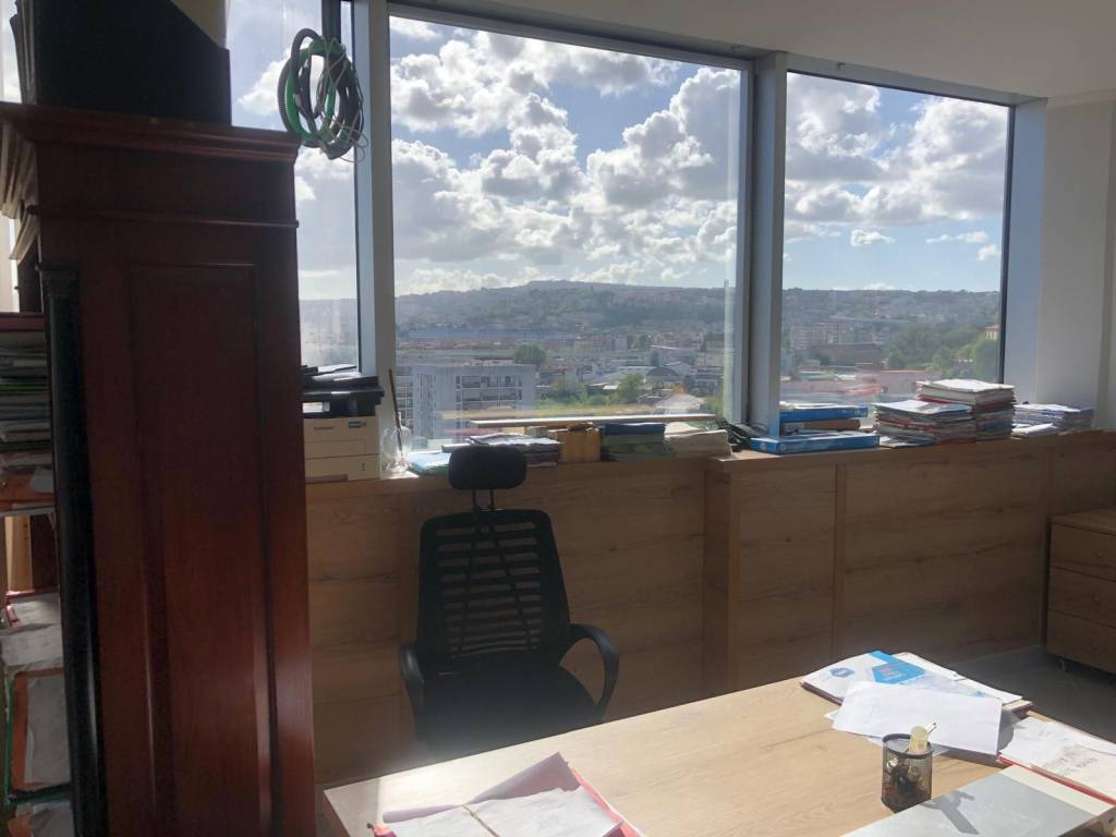 ufficio in vendita a Napoli in zona Poggioreale