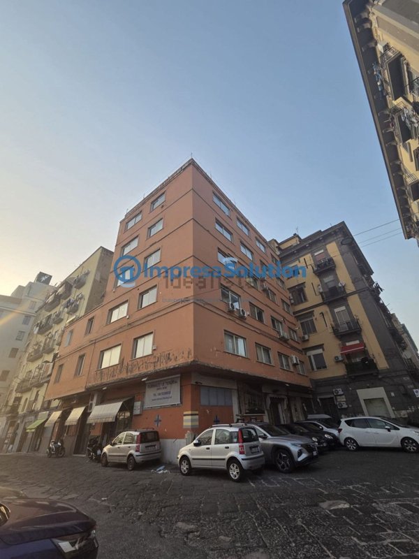 appartamento in vendita a Napoli in zona Mercato
