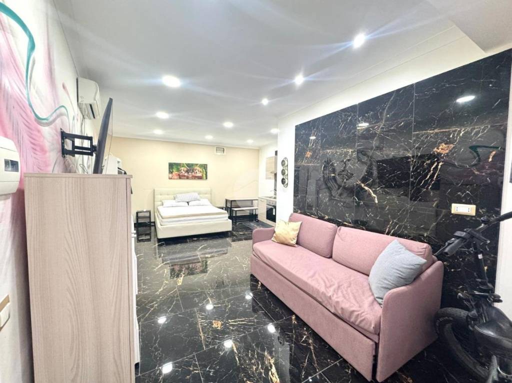 appartamento in vendita a Napoli in zona Stella