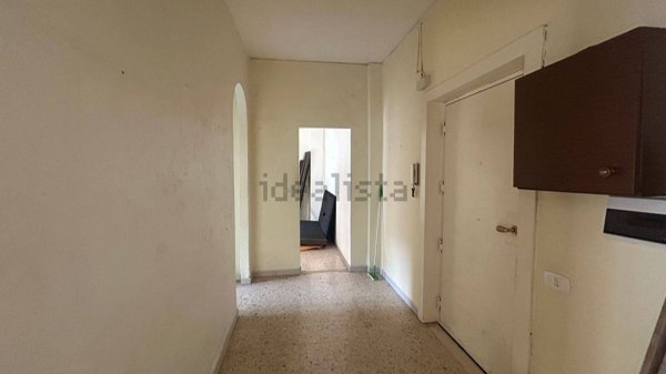 appartamento in vendita a Napoli in zona San Carlo all'Arena