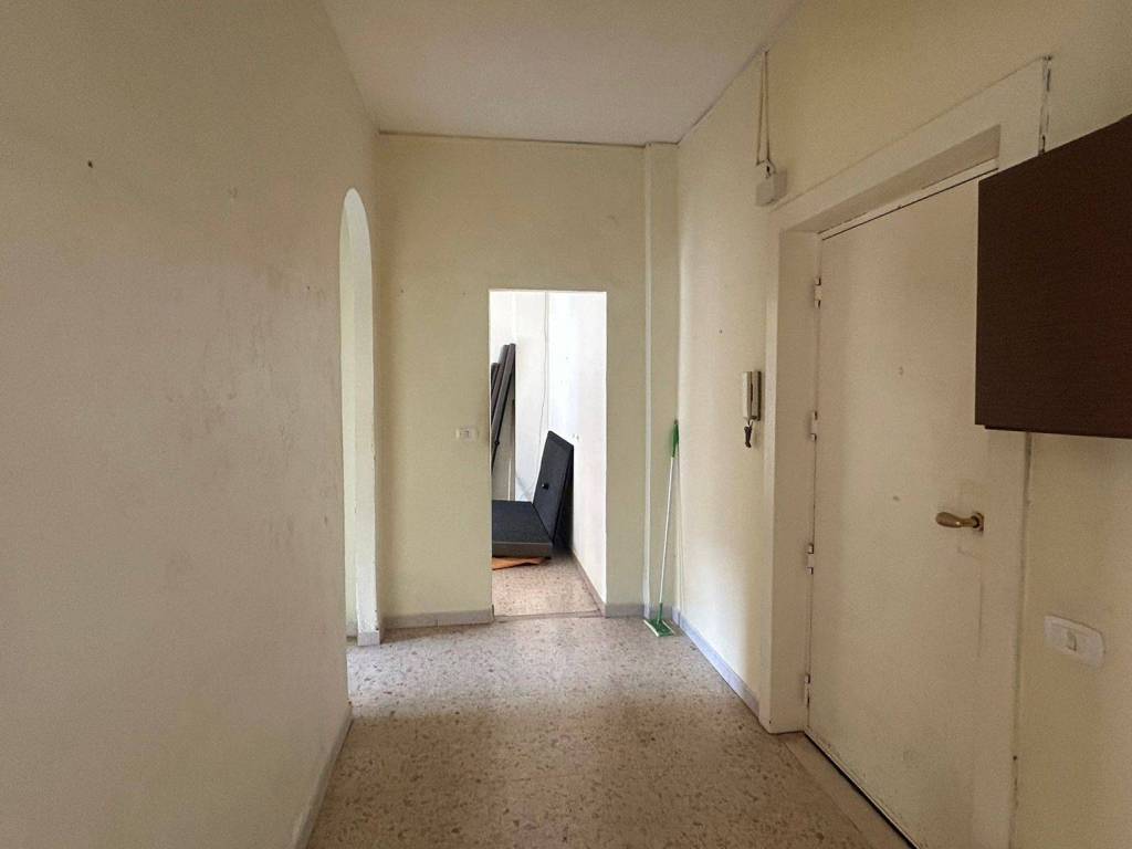 appartamento in vendita a Napoli in zona San Carlo all'Arena