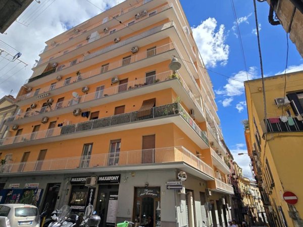 appartamento in vendita a Napoli in zona Stella