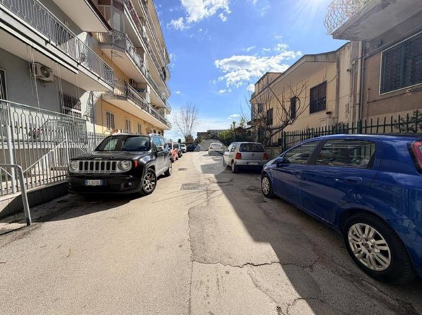 appartamento in vendita a Napoli in zona Pianura