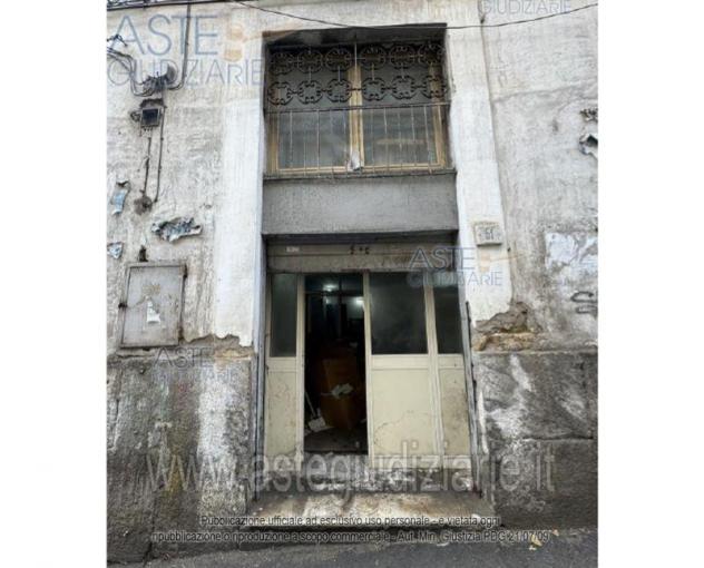 locale commerciale in vendita a Napoli