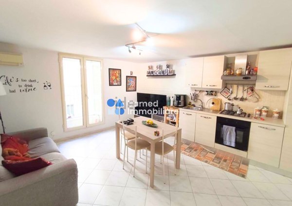 appartamento in vendita a Napoli in zona San Lorenzo