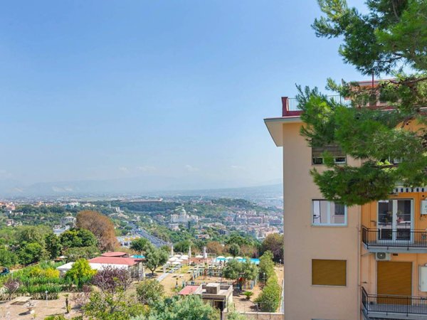 appartamento in vendita a Napoli in zona Arenella