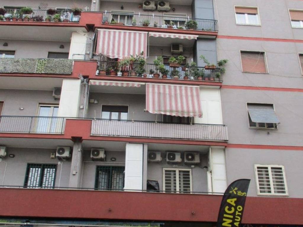 appartamento in vendita a Napoli in zona Fuorigrotta