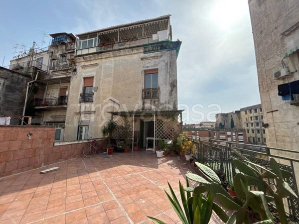 appartamento in vendita a Napoli in zona Stella
