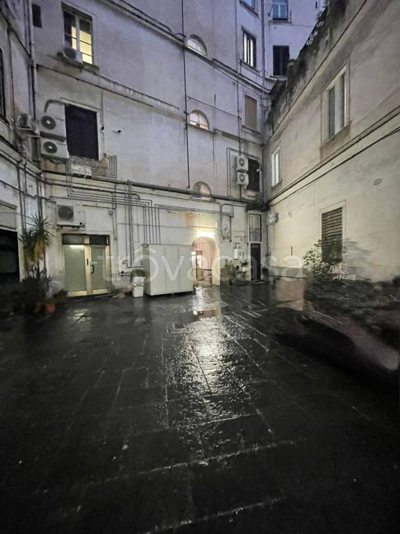 appartamento in vendita a Napoli in zona Pendino / San Giuseppe