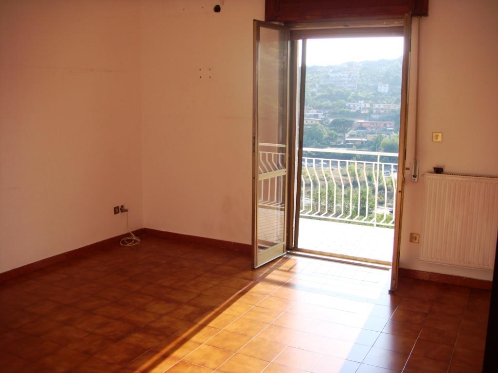 appartamento in vendita a Napoli in zona Pianura