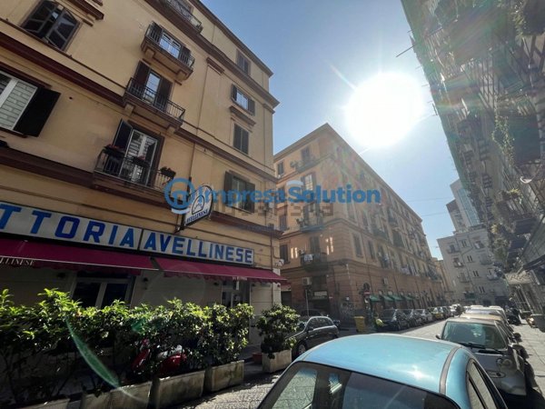 ufficio in vendita a Napoli in zona Pendino / San Giuseppe