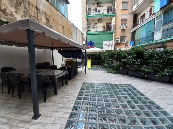 appartamento in vendita a Napoli in zona Vicaria