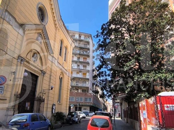 appartamento in vendita a Napoli in zona Vicaria