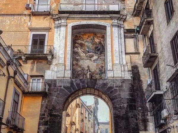 appartamento in vendita a Napoli in zona Pendino / San Giuseppe