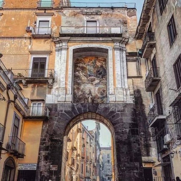 appartamento in vendita a Napoli in zona Pendino / San Giuseppe